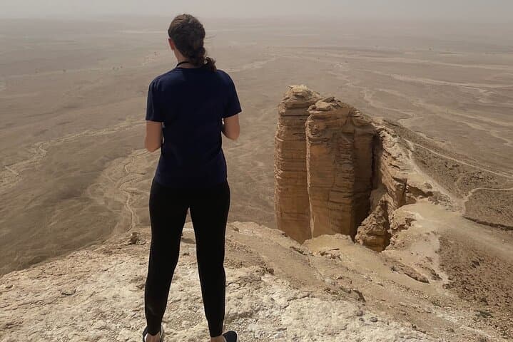 Edge of the World Private Sunset Hike & Saudi Dinner from Riyadh photo 6