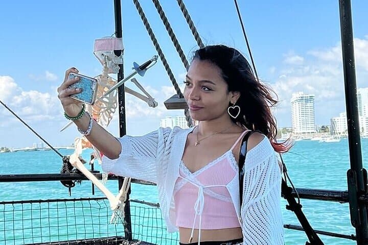 Miami Pirate Boat Tour: Skyline & Millionaire's Homes Biscayne Bay Sightseeing photo 3