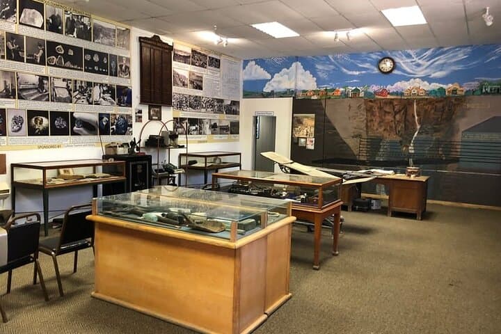 Cullinan Diamond Mine Surface Tour — Premier Mine Big Hole & Diamond Room Visit photo 4