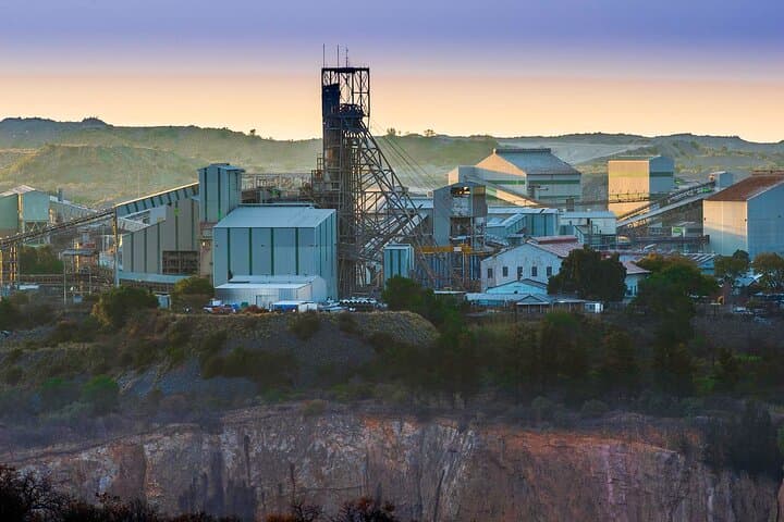 Cullinan Diamond Mine Surface Tour — Premier Mine Big Hole & Diamond Room Visit photo 5