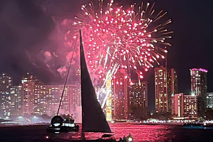 Friday Night Waikiki Fireworks Cruise: Sunset Boat Tour from Kewalo Basin photo 3