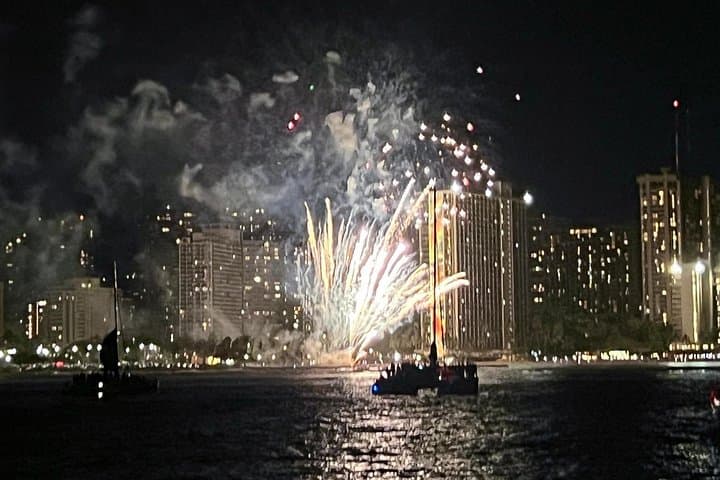 Friday Night Waikiki Fireworks Cruise: Sunset Boat Tour from Kewalo Basin photo 4
