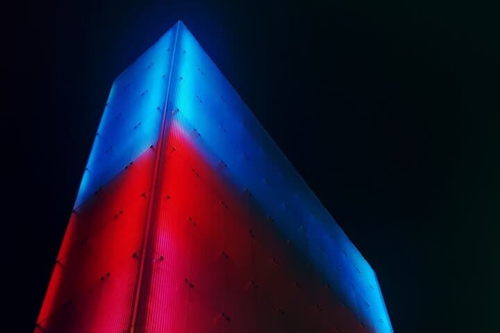 Swanky Downtown Bentonville Walking Tour: Art, Eats, and Hidden Speakeasies