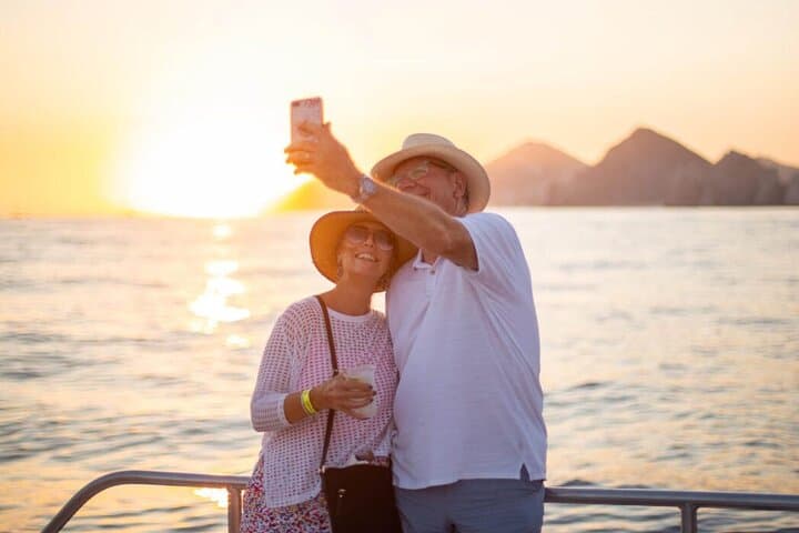 Cabo Sunset Party Cruise: Dance, Drinks & Arch Views photo 4