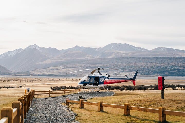 Mount Cook Alpine Vista Helicopter Flight with Mountain Landing