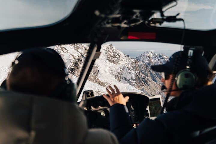 Mount Cook Scenic 35-Minute Helicopter Flight — Alpine Landing Over Aoraki photo 3