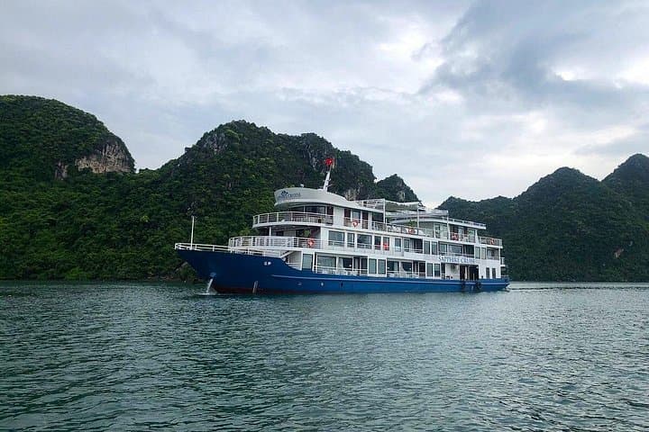 2-Day Lan Ha Bay Cruise from Hanoi — Kayak, Caves & Sunset Sundeck photo 1