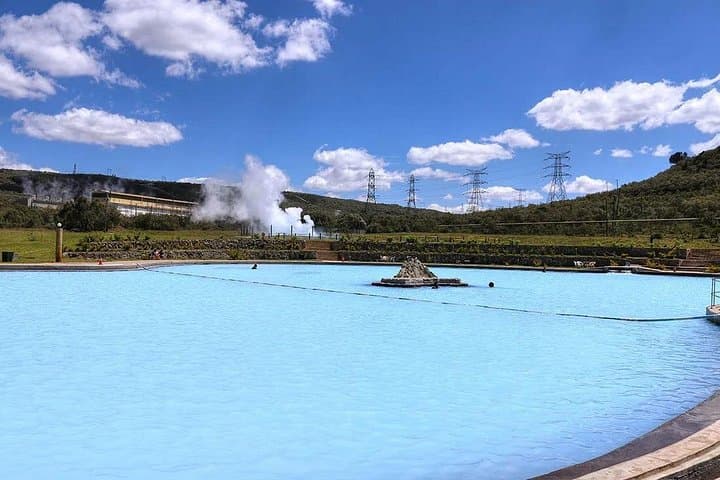 Day Tour to Lake Naivasha: Hell's Gate Biking, Boat Ride & Geothermal Spa photo 2