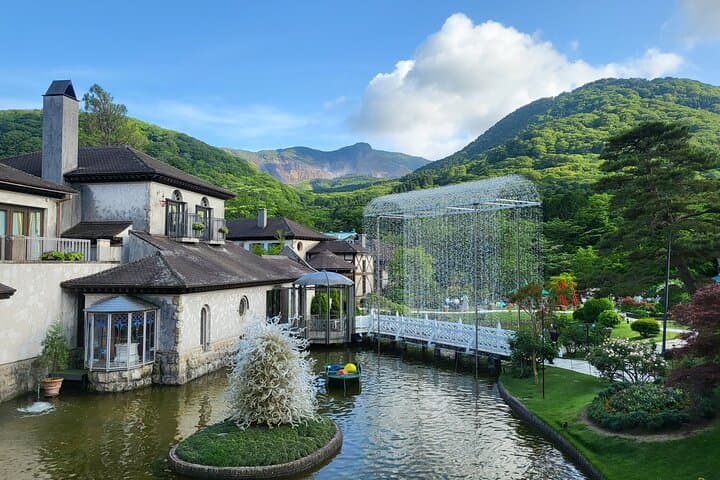 Private Hakone Day Tour from Tokyo: Lake Ashi, Owakudani & Hakone Onsen photo 3