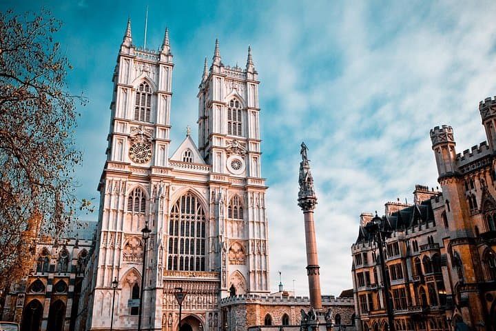 Westminster-Abbey-Upper-Gallery-and-Buckingham-Palace-Guided-Tour-Inspired-by-The-Crown photo 2