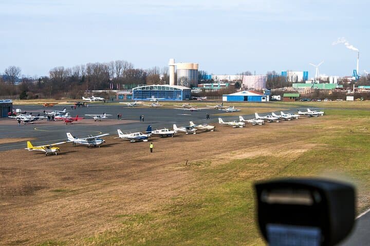 Private Sightseeing Flight over Hannover — Scenic Small-Plane Tours photo 3