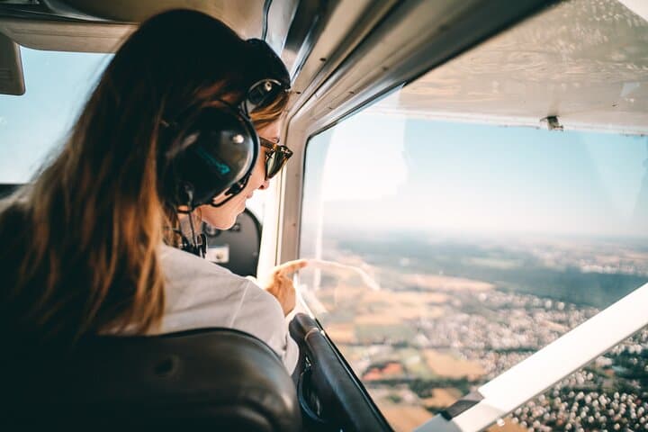 Private Sightseeing Flight over Hannover — Scenic Small-Plane Tours photo 4