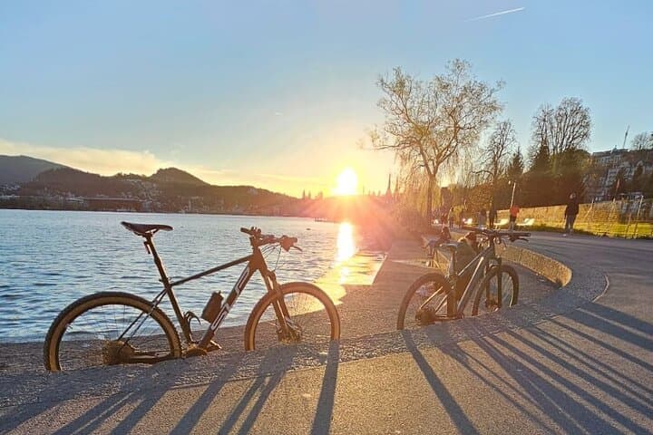 Sunset Cycling Around Lucerne: Kriens to Kastanienbaum Evening Ride