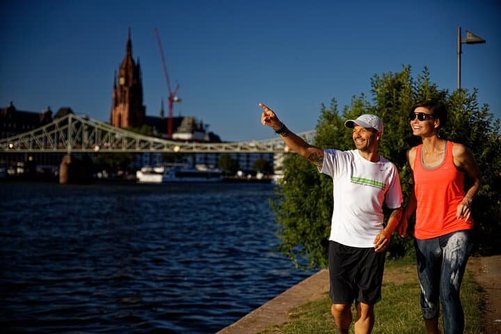 Frankfurt Sightjogging: Private Guided 60-Minute Running Tour