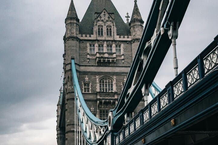 Tower Bridge Experience and Thames Scenic Cruise: Easy-Access Guided Tour photo 5
