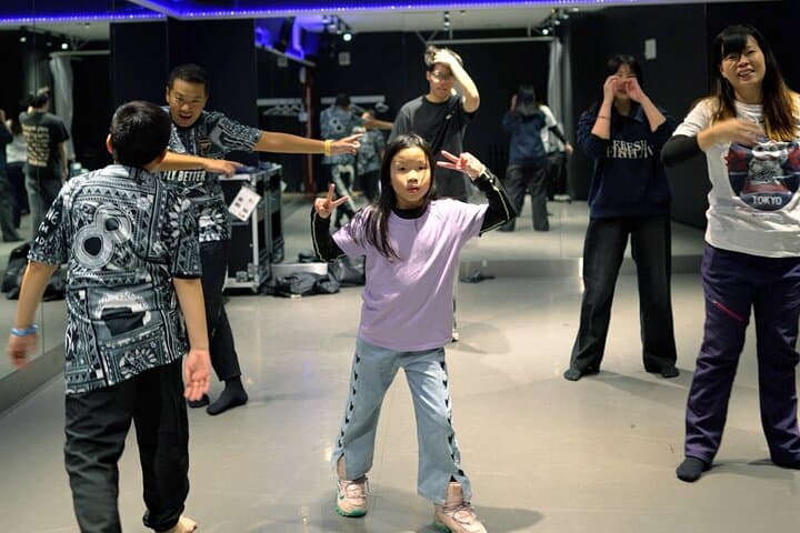 Tokyo Morning Shuffle: Dance Class & Breakfast with a TikTok Star photo 3
