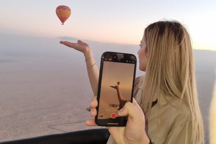 Dubai Desert Hot Air Balloon: Sunrise Flight Over Dunes (45–60 Min) photo 2