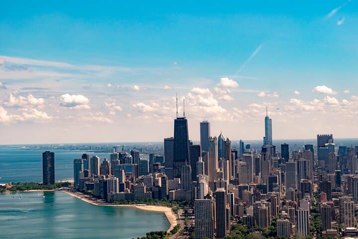 Chicago Skyline & River Cruise: Premium Driving Tour with Shoreline Architecture Cruise photo 5