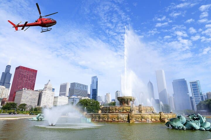 Chicago Skyline & River Cruise: Premium Driving Tour with Shoreline Architecture Cruise photo 6