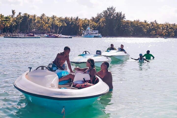 Parasailing and Speedboat Adventure with Snorkeling in Punta Cana photo 3