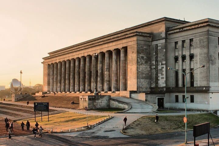 Buenos Aires Green Trail Running Tour — Guided City Run from Faculty of Law