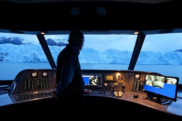 Glaciers at Night: Overnight Cruise to Perito Moreno from El Calafate photo 3