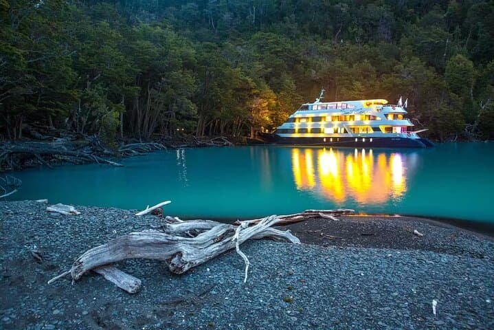 Glaciers at Night: Overnight Cruise to Perito Moreno from El Calafate photo 2