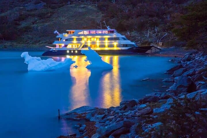 Glaciers at Night: Overnight Cruise to Perito Moreno from El Calafate
