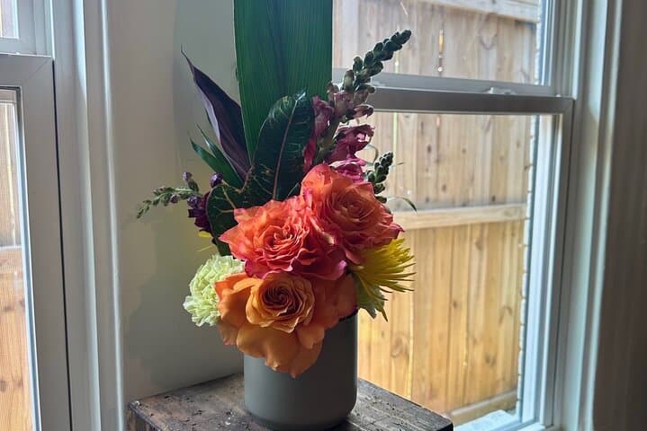 Bloom and Gather Houston Floral Workshop: Hands-On Sustainable Arrangement Class photo 5