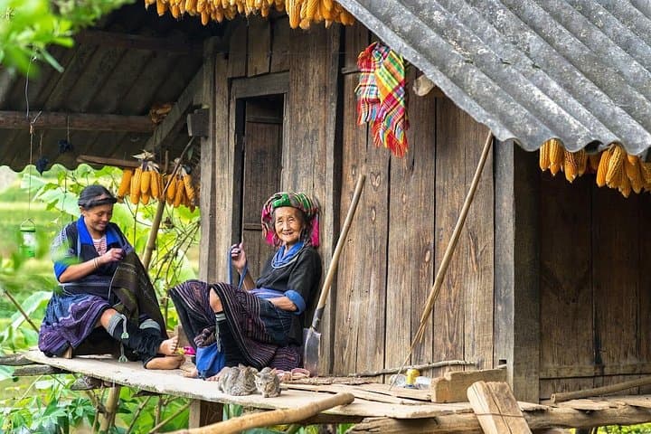 2-Day Private Car Tour from Sapa to Mu Cang Chai: La Pan Tan Terraces & Hill Villages