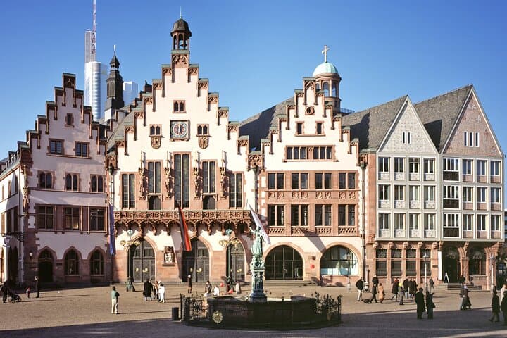 Frankfurt Sightjogging: Private Guided 60-Minute Running Tour photo 3