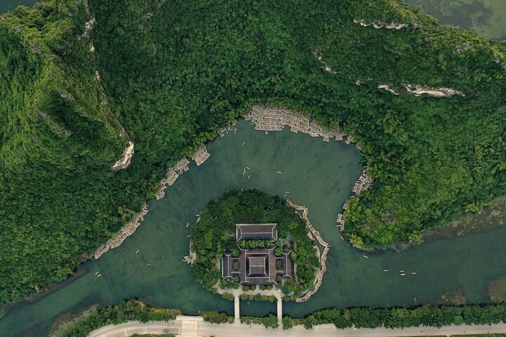Ninh Binh Day Tour from Hanoi: Tam Coc, Trang An, Mua Cave & Bai Dinh photo 5