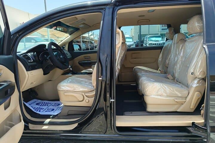 Private Chauffeur in Dubai: 7-Seater Car Service for Sightseeing & Transfers photo 3