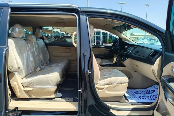 Private Chauffeur in Dubai: 7-Seater Car Service for Sightseeing & Transfers photo 4