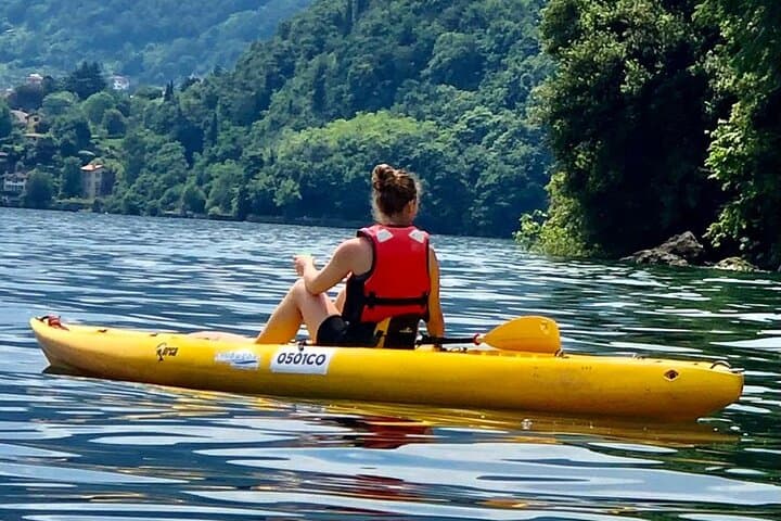Paddling Bellagio: Guided Kayak Tour Around Lake Como's Cliffs and Villas photo 3