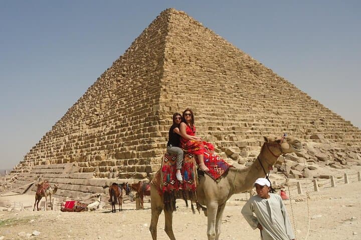 Private Guided Tour to Giza Pyramids, Sphinx & Camel Ride