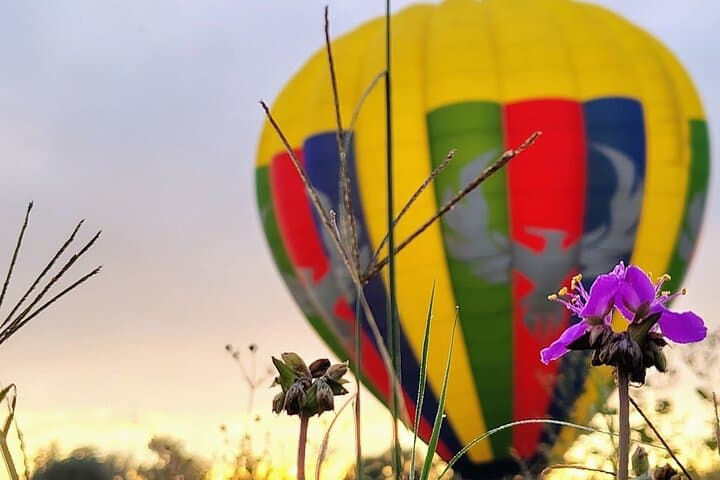 Dawn Balloon Flight Over Teotihuacan with Cave Breakfast and Archaeological Walk photo 4