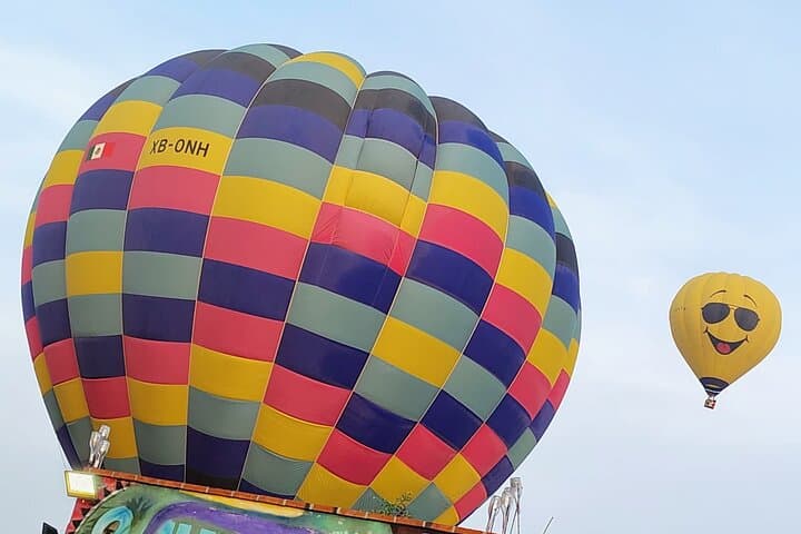 Dawn Balloon Flight Over Teotihuacan with Cave Breakfast and Archaeological Walk photo 6