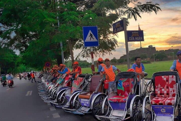 Hue Evening Cyclo Food Tour: Street Eats and Perfume River Nights photo 2