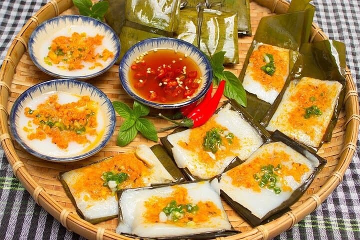Hue Evening Cyclo Food Tour: Street Eats and Perfume River Nights photo 5