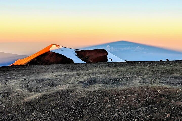 Hilo to Mauna Kea Sunset & Waterfalls Tour — Summit Views and Island Falls photo 3
