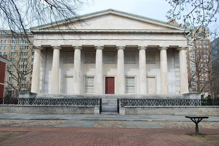 Independence Mall Walking Tour with Christ Church and Benjamin Franklin Burial photo 2