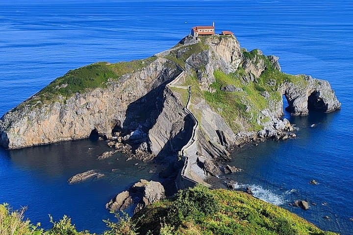 San Juan de Gaztelugatxe, Gernika & Zumaia Flysch: Private Full-Day Tour from San Sebastián
