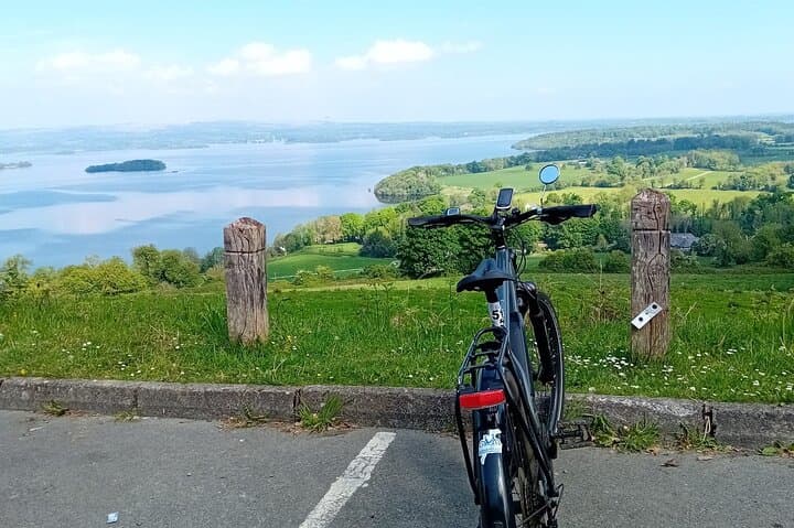 eBike the Arra Hills and Lough Derg Shore: Guided Ride from Garrykennedy photo 3
