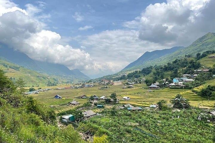 One-Day Sa Pa Tour: Villages, Rice Terraces & Waterfalls photo 4