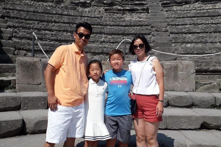 Family Treasure Hunt Through Ancient Pompeii: Interactive Kids Tour photo 3