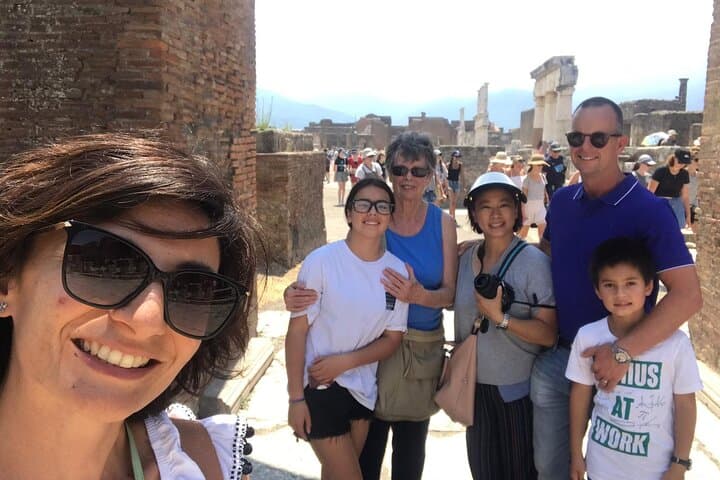 Family Treasure Hunt Through Ancient Pompeii: Interactive Kids Tour photo 4
