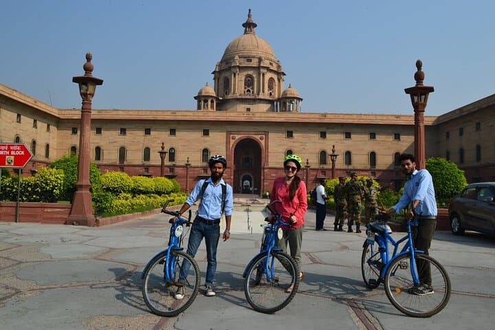 Morning Bike Tour of New Delhi: India Gate, Lodhi Gardens & Agrasen Ki Baoli