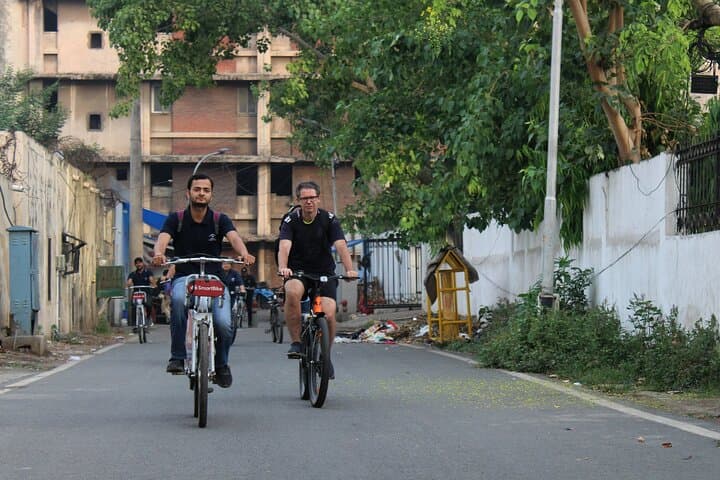 Morning Bike Tour of New Delhi: India Gate, Lodhi Gardens & Agrasen Ki Baoli photo 3