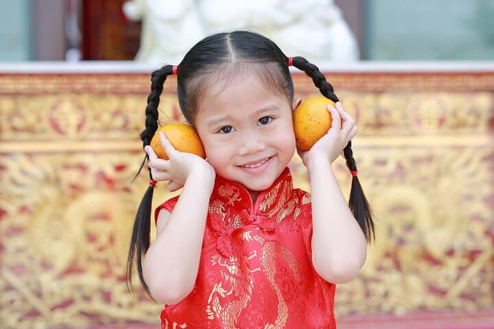 Kid-Friendly Bangkok Walking Tour: Sanam Luang, Temples & Amulet Market